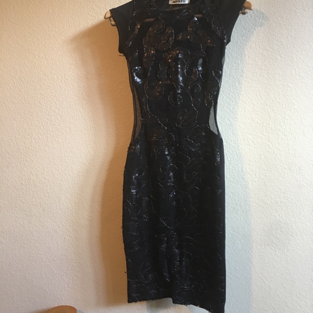 Black fitted sequins dress